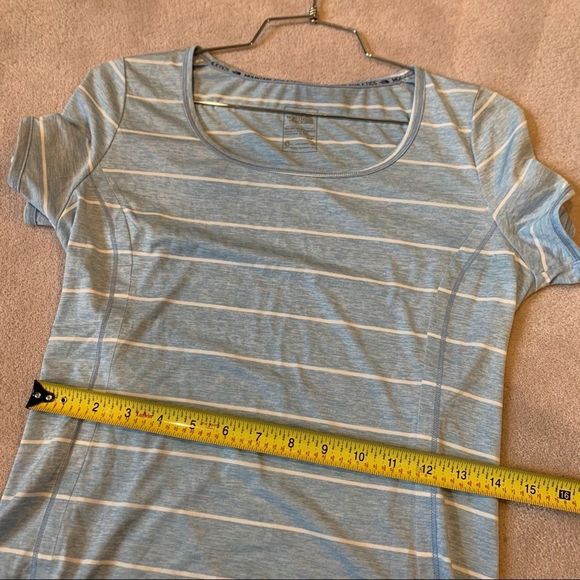 Blue the North Face Tshirt Size Small - Picture 7 of 8